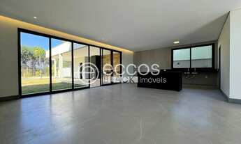 Imagem: Casa em condomínio à venda, 4 quartos