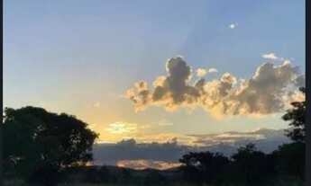 Imagem 4: Área rural com vista para o nascer do sol, em zona rural de Trindade-GO (Santa Maria-GO)