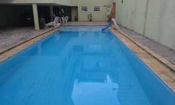 Imagem 5: Casa de 420 m² com Piscina e Churrasqueira