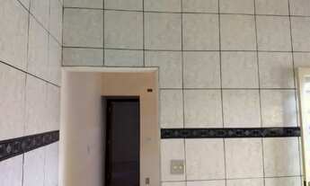 Imagem 7: Casa em Uberaba / Fundos - Quarto, sala, cozinha e banheiro