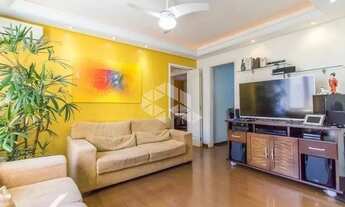 Imagem 2: Apartamento de 2 quartos com dependência e garagem no Auxiliadora próximo a Carlos Gomes