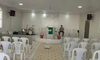 Imagem 7: Vendo salão montada pra igreja, com 200 m² com duas (2) kitnets fundos, murada e gradeada