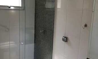 Imagem 6: Excelente casa com ampla cozinha, área de serviço e lavabo; armários planejados na cozinha