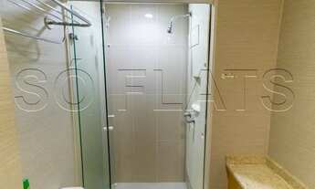 Imagem 5: Flat totalmente reformado com 1x dormitório com mobília, com serviços no prédio. Consulte