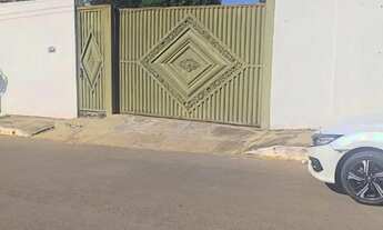 Imagem: Vendo Casa de 04 Quartos toda oda na Laje