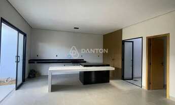 Imagem 2: Sobrado à Venda no Bairro Planalto - 4 Quartos, Piscina e Área Gourmet