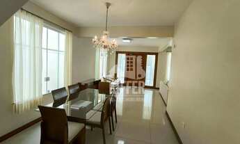 Imagem 4: Casa à Venda em Itaipu 7 Quartos, Piscina e a Poucos Metros da Praia