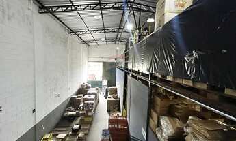 Imagem 2: Galpão de 350m² com Ótimo Acabamento, Espaço Ideal para E-commerce ou Indústria Leve em Ma