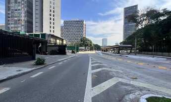 Imagem 2: Prédio Comercial para Locação em Pinheiros, São Paulo-SP: 6 banheiros, 45 vagas e 1.200 m²