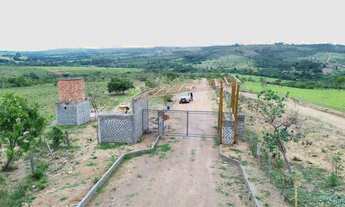 Imagem 2: Chácara de 2.500m2 com água no fundo