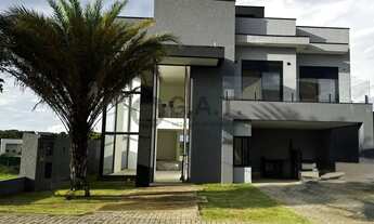 Imagem: Casa de alto padrão em condomínio no Alphaville