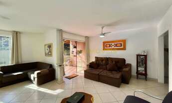 Imagem 9: Seu Novo Lar em Fradinhos: Casa com 3 Suítes e Área Verde ao Redor!