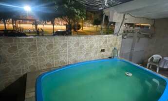 Imagem 3: Casa para venda possui 200 metros quadrados com 3 quartos em Bangu - Rio de Janeiro - RJ