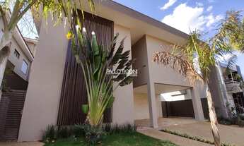 Imagem: Casa de Condomínio com 4 Quartos e 6 banheiros