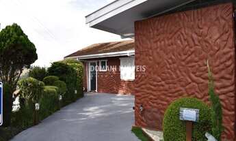 Imagem 2: Casa Térrea à Venda próximo ao Centro de Abernéssia - Campos do Jordão/SP