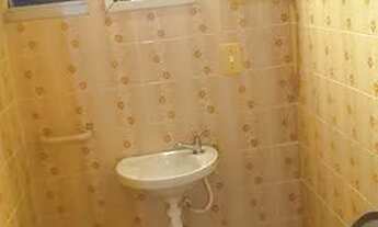 Imagem 6: 1/4 sala Av. Garibaldi 2º andar garagem, área de serviço, chave com zelador