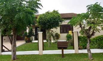 Imagem 2: Oásis de tranquilidade em Tramandaí: Casa de 3 dormitórios com suíte