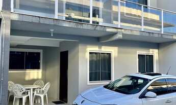 Imagem 2: Geminado de condomínio sobrado para aluguel possui 106 metros quadrados com 2 quartos