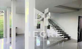 Imagem 2: Sobrado em Condomínio com terreno de 2700 m2 Próximo à Sousas