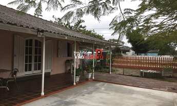 Imagem 4: Casa com amplo terreno de esquina na praia