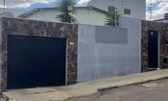 Imagem: Casa com 03 Quartos, Lote 200 metros, Bairro