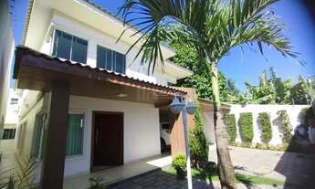 Imagem 4: Casa duplex de luxo com quatro suítes, piscina e churrasqueira em acabamento de primeira