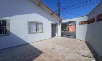 Imagem 5: Casa para venda possui 77 metros quadrados com 2 quartos em Maracanã - Praia Grande - SP