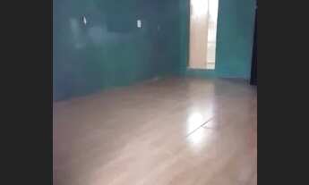 Imagem 4: Pátio grande com 2 casas