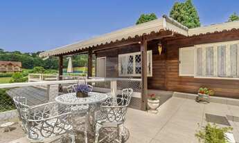 Imagem: Casa Mobiliada para Venda em Campos do Jordão