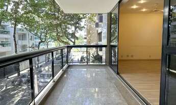 Imagem: Rainha Guilhermina Quadra Da Praia!!!