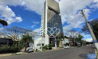 Imagem: Loja Comercial Compacta e Funcional no Golden