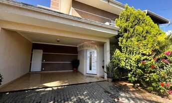 Imagem: Viva com Privacidade e Natureza Sobrado