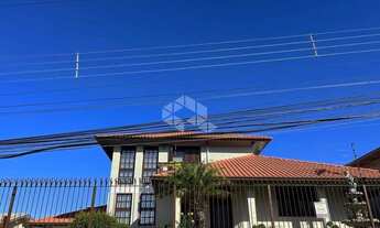 Imagem 4: Casa com três dormitórios no Desvio Rizzo