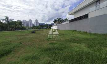 Imagem: Terreno de 1.500m² em Área Privilegiada