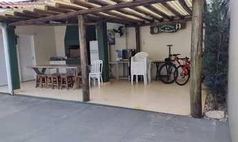 Imagem: Casa com 3 Quartos e 2 banheiro à Venda