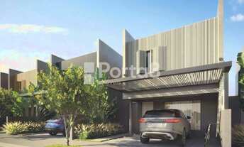 Imagem 2: Casa com Padrão Arquitetônico Exclusivo no Prime Impper: Conforto com Três Suítes e Garage