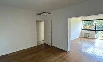 Imagem 6: Sala, banheiro, 4 quartos (sendo 1 suíte e 1 closet), cozinha com área de dependência comp