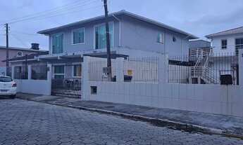 Imagem 2: Casa 2 pisos - 4/5 quartos - Sala comercial - 2 cozinhas - 2 Salas - 3 Bwc - Área Gourmet