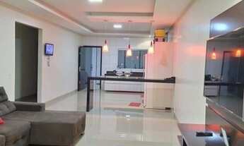 Imagem 3: Casa para venda com 200 metros quadrados com 2 quartos