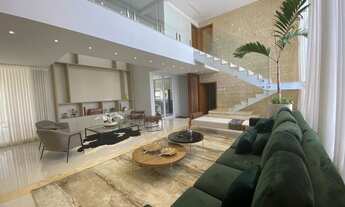 Imagem 2: Sobrado no Portal do Sol Green para venda possui 570 metros quadrados com 4 quartos