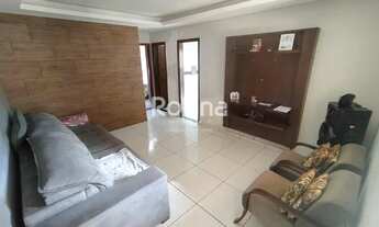 Imagem: Casa á venda, com 2 quartos, sendo 1 suíte