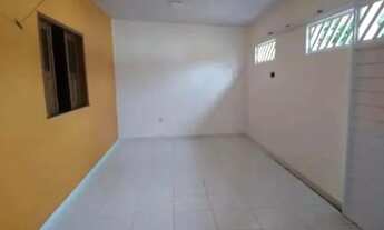 Imagem 1: Composta por 03 quartos, 02 banheiros sendo 01 suíte, sala de estar