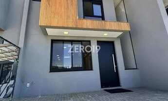 Imagem: Alpha Housing, casa à venda ao lado do