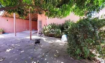 Imagem 2: Casa para venda, 13m x 32,5 metros, ampla área externa, 3 quartos sendo 1 suíte no bairro