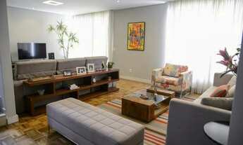 Imagem 2: Casa com 2 suítes e 4 garagens