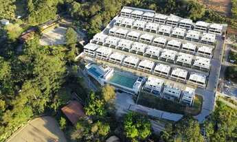 Imagem 2: Casa com 3 suítes, 3 vagas, 4 banheiros no Condomínio Alpha House, Santana de Parnaíba