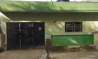 Imagem: Casa em uma das principais avenidas de Caruaru