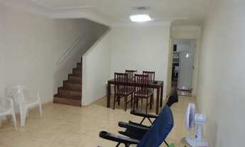 Imagem 2: Sobrado com três dormitórios na Avenida Costa Machado no Canto Do Forte