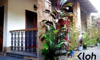 Imagem: Linda casa c/ piscina à venda no bairro