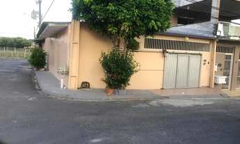 Imagem: Casa de esquina com 3 quartos em Nova Cidade